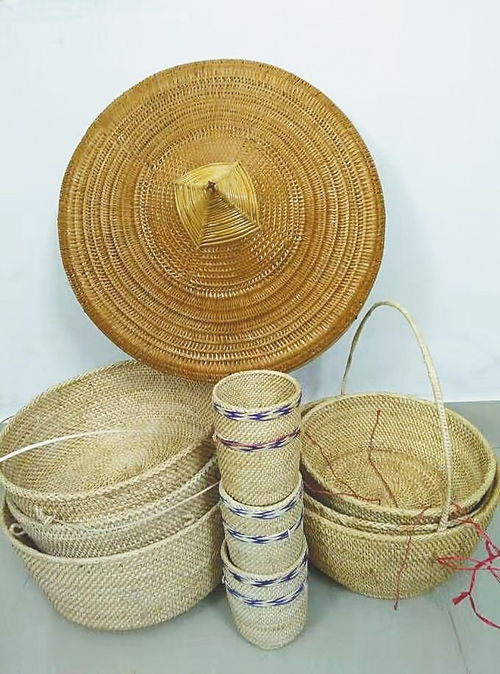 70岁匠人制作出能承受200斤重量的30年老藤椅