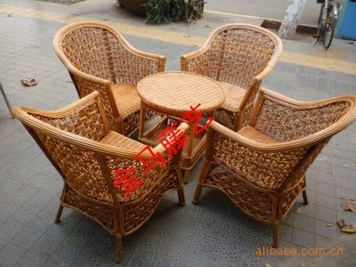 云南昆明金马藤艺厂 专业批发各种藤椅家具与藤艺花架